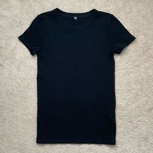 UNIQLO | Black T-Shirt